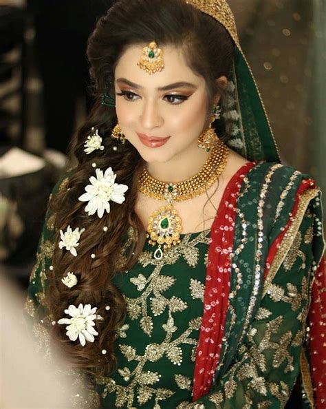 Sara Razi Khan | Bridal mehndi dresses, Pakistani bridal makeup, Bridal