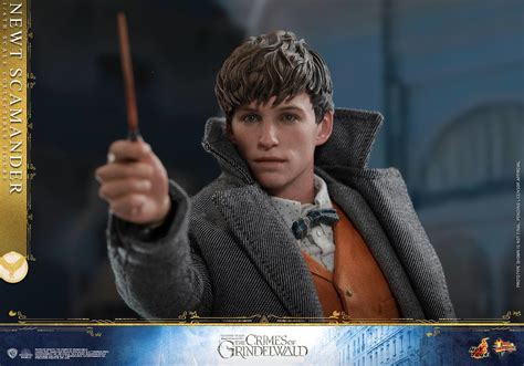 Hot Toys MMS512 怪獸與葛林戴華德的罪行紐特斯卡曼德 Newt Scamander 1 6 比例人偶作品