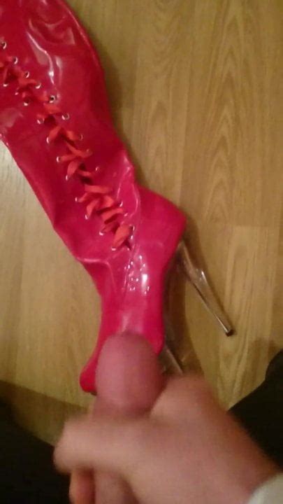 Overknee Stiefel Free Solo Man HD Porn Video 00 XHamster