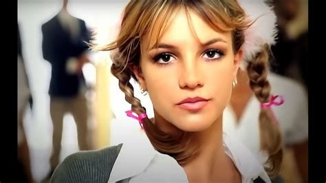 A Sus 41 Años Britney Spears Se Vuelve A Vestir De Sexy Colegiala Y Así