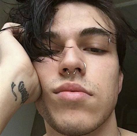 Pin De ⚘ ° ʚ☾ɞ °⚘ Em Dudes Piercings Masculinos Piercing Sombrancelha Homens Com