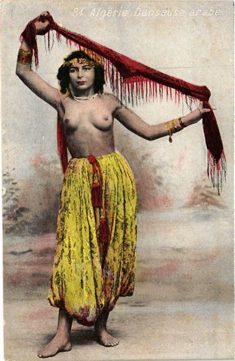 PC CPA Danseuse Arabe North Africa FEMALE ETHNIC NUDE A9924 Africa