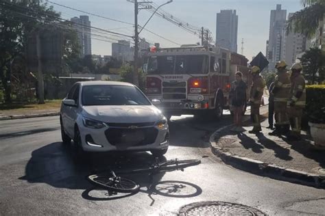 Ciclista tem hemorragia após ser atingido por carro em Águas Claras