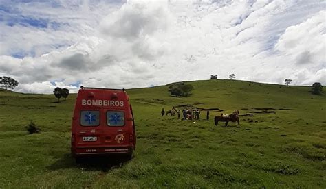 Adolescente Ferida Ap S Queda De Cavalo