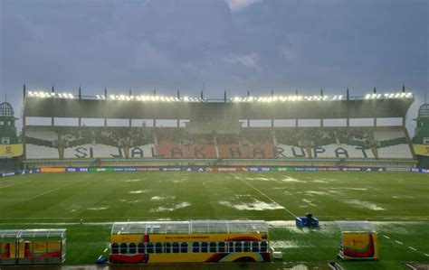 Hadapi Psis Persib Bandung Tak Bisa Gunakan Gbla Klok Berharap Tuah