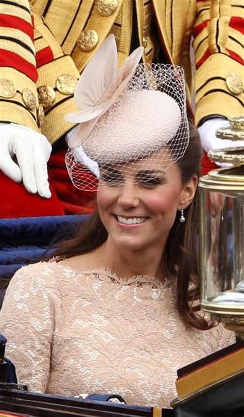 KateMiddletonFakeDiamondEarringsForJubilee