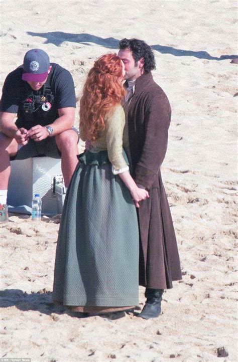 Aidan Turner Kisses Eleanor Tomlinson During Poldark Filming Artofit