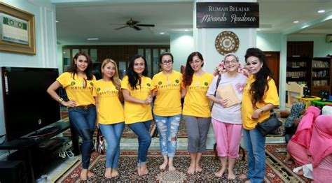 Natal Mama Lemon Dan Khm Berbagi Bersama Rumah Belajar Miranda