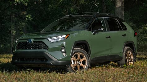 2024 Toyota RAV4 Hybrid: Choosing the Right Trim - Autotrader