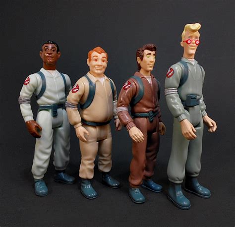 The Real Ghostbusters: Ecto-1 and Figures by Hasbro | FigureFan Zero