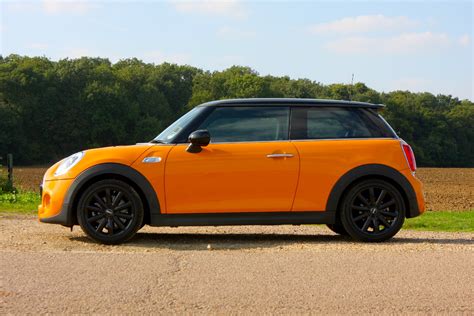 MINI Hatchback (2020) Practicality, Boot Space & Dimensions | Parkers