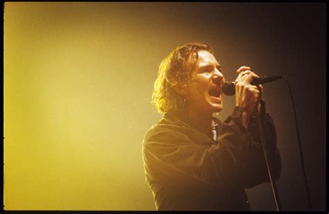 Eddie Vedder Says He Had 2 Reasons for Climbing the Rafters During ...