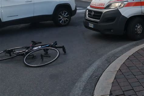 Isola Del Liri Ciclista Ferito In Un Incidente Alla Rotatoria Di Via