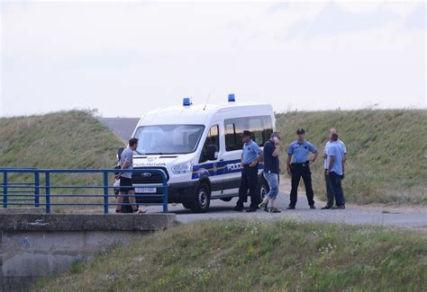 Herojska Akcija Policije Spasili Godi Njaka Od Utapanja U Dravi