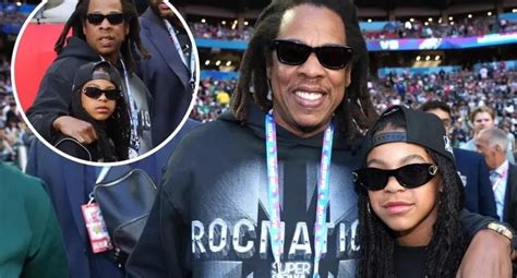 Jay-Z Taking Pics of Daughter at Super Bowl Goes Viral - Jayz News