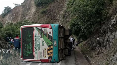 Una falla mecánica sería la causa del accidente de un bus en la vía