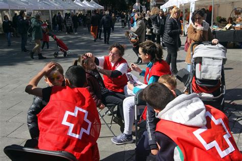 Fira D Entitats De La Salut A La Pla A Vella Amb Molta M Sica Diari