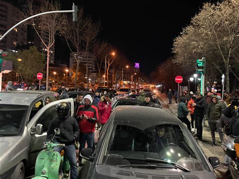 VIDEO Përshkallëzohet protesta te kryeministria qytetarët ndezin