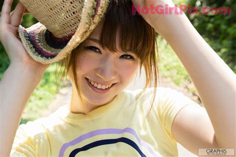 Graphis Yui Nishikawa First Gravure First Take Off