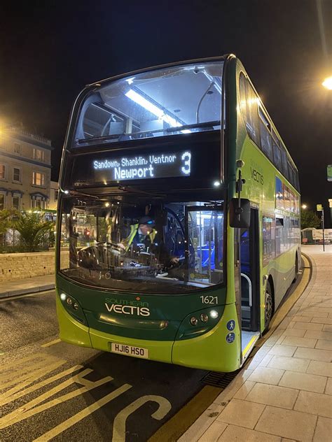 Southern Vectis Hj Hso Seen Here At Ryde Interchange On T Flickr