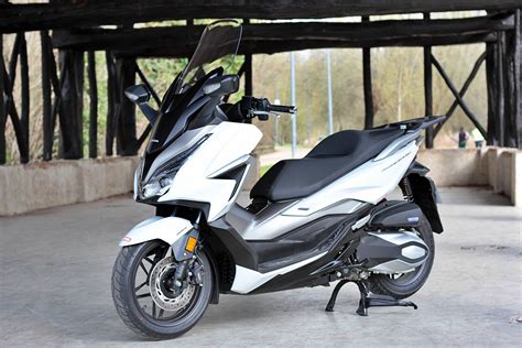 Comparatif Honda Forza 350 Vs Yamaha X MAX 300 Le Classico