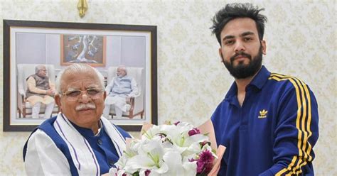 Bigg Boss Ott Winner Elvish Yadav Meets With Haryana Cm Manohar Lal