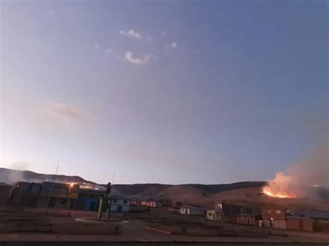 Incendio Forestal En Puno Arrasa Con Hect Reas De Pastizales Y Deja M S