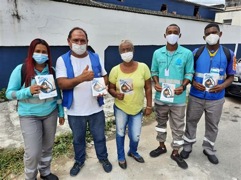 Concessionária de saneamento visita moradores de Nova Iguaçu para