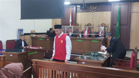 Nyambi Jualan Sabu Oknum PNS Di Gresik Ditangkap Polisi Gresik Satu