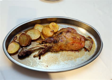 Vuelve El Mes Del Ternasco Asado Con Platos En Restaurantes De