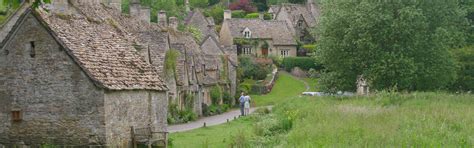 Bibury, a Cotswolds village. Attractions, holiday cottages and hotels