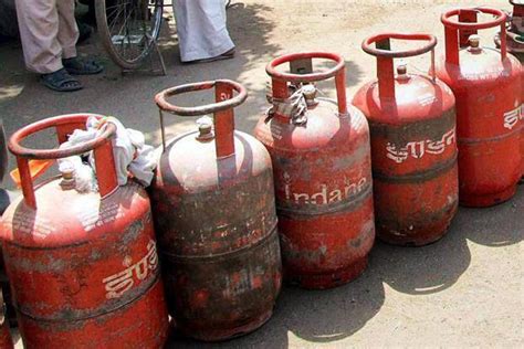 ATF Price Hiked By 1 Non Subsidised LPG Rate Cut By Rs53 Mint