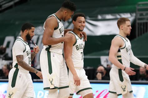 Nba Antetokounmpo Scores 43 Leads Bucks Past Pistons Filipino News