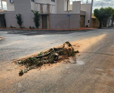 Moradores do Recanto Verde alertam para perigo na rua Guiné Tunes Pô