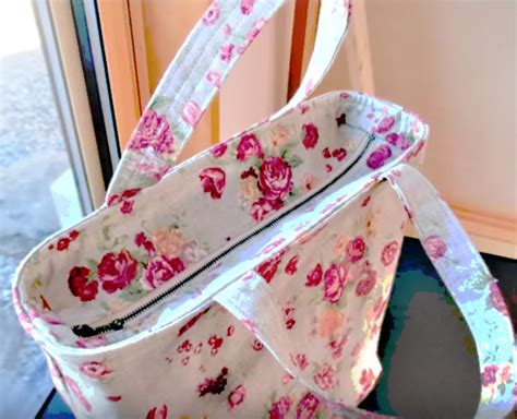 A zippered lined tote bag Un tote bag zippé tutoriel en vidéo Chez