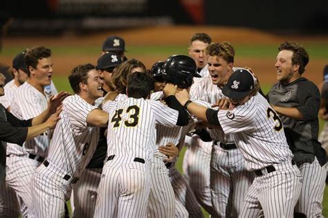 Birmingham Southern Baseball Advances To Division Iii Championship