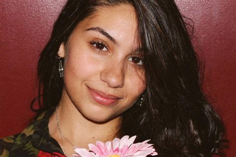 Alessia Cara Pregnancy Boyfriend Net Worth And Career Earnings