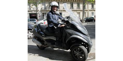 People Gayet Gate Le Fameux Scooter De François Hollande Va être