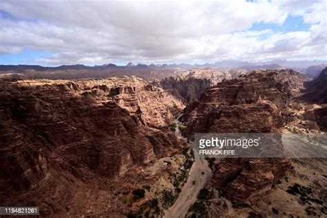 Neon Saudi Photos and Premium High Res Pictures - Getty Images