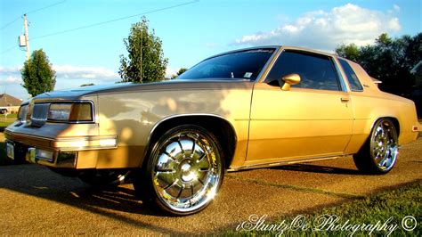 Photos By Istuntzoe Deion S 87 Cutlass Supreme On 22 S Squattin