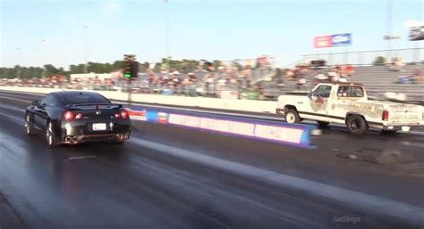 Nissan GT-R Drag Races Sleeper Ram Truck, Eats Some Rust - autoevolution