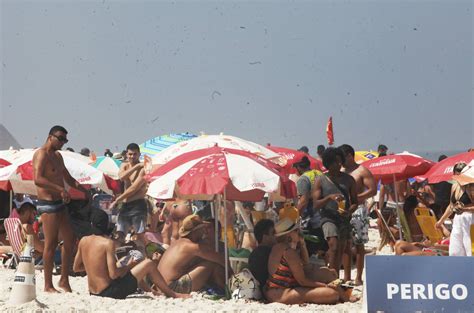 Em Feriad O De Praias Lotadas No Rio Prefeitura Pede Para Popula O