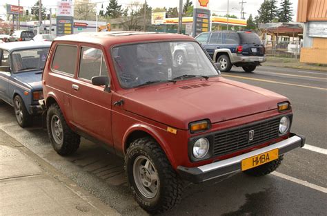 OLD PARKED CARS.: 1997 Lada Niva 1600.