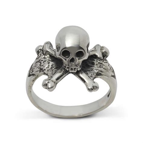 D Skull And Crossbones Ring Top The Great Frog