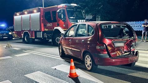 Zderzenie Trzech Pojazd W Na Ul Stawiszy Skiej Kierowca Iveco Wjecha