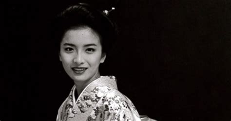 明るさと妖艶さ、双方の魅力を併せ持つ池上季実子 | CINEMAS＋