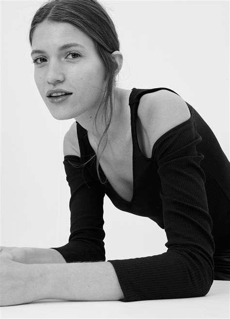 T-shirt a costina con spalle cut out Nero | Donna - GAP Italia