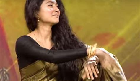 WATCH: Sai Pallavi dances to 'Rowdy Baby' in a sari, video goes viral ...