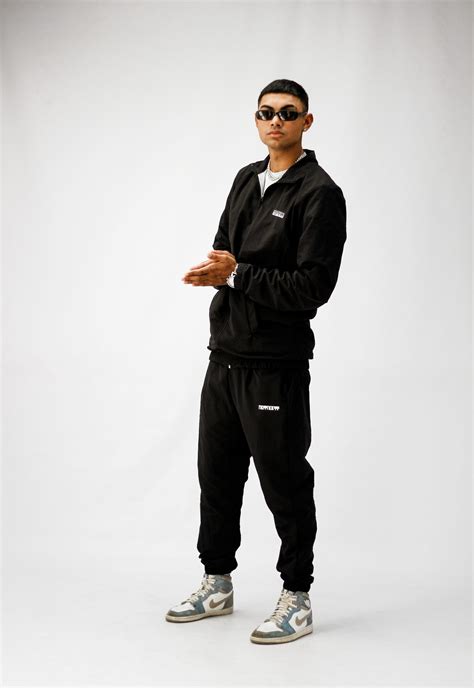 Windbreaker Tracksuit Sets – Retrofit (Pty) Ltd