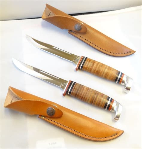 2 Case hunting knives, 5", both #31605, with sheaths